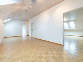 Grosszügige 4.5-Zimmer-Dachwohnung mit Weitsicht in Zofingen