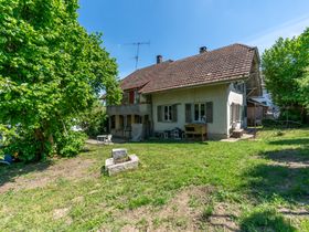 Charmantes Wohnhaus mit Scheune und Baulandreserve