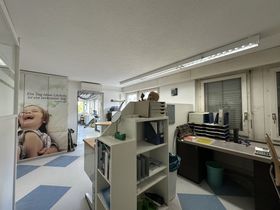 Büro- und Empfangsbereich