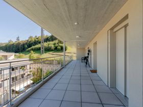 Gedeckter Balkon mit Aussicht