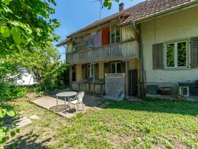 Charmantes Wohnhaus mit Scheune und Baulandreserve