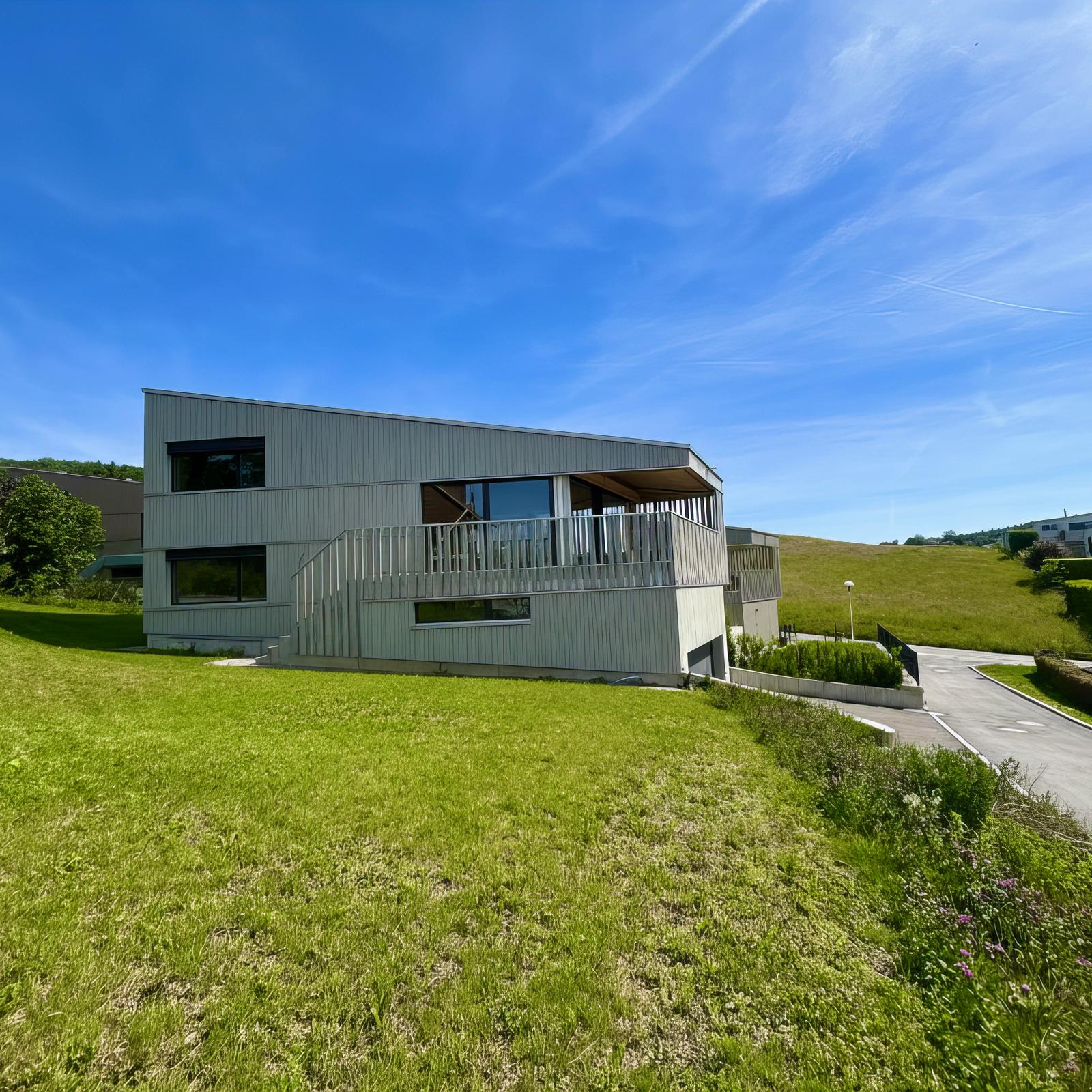 Aussenansicht – aktueller Bauzustand (Rohbau mit Aussenhülle)