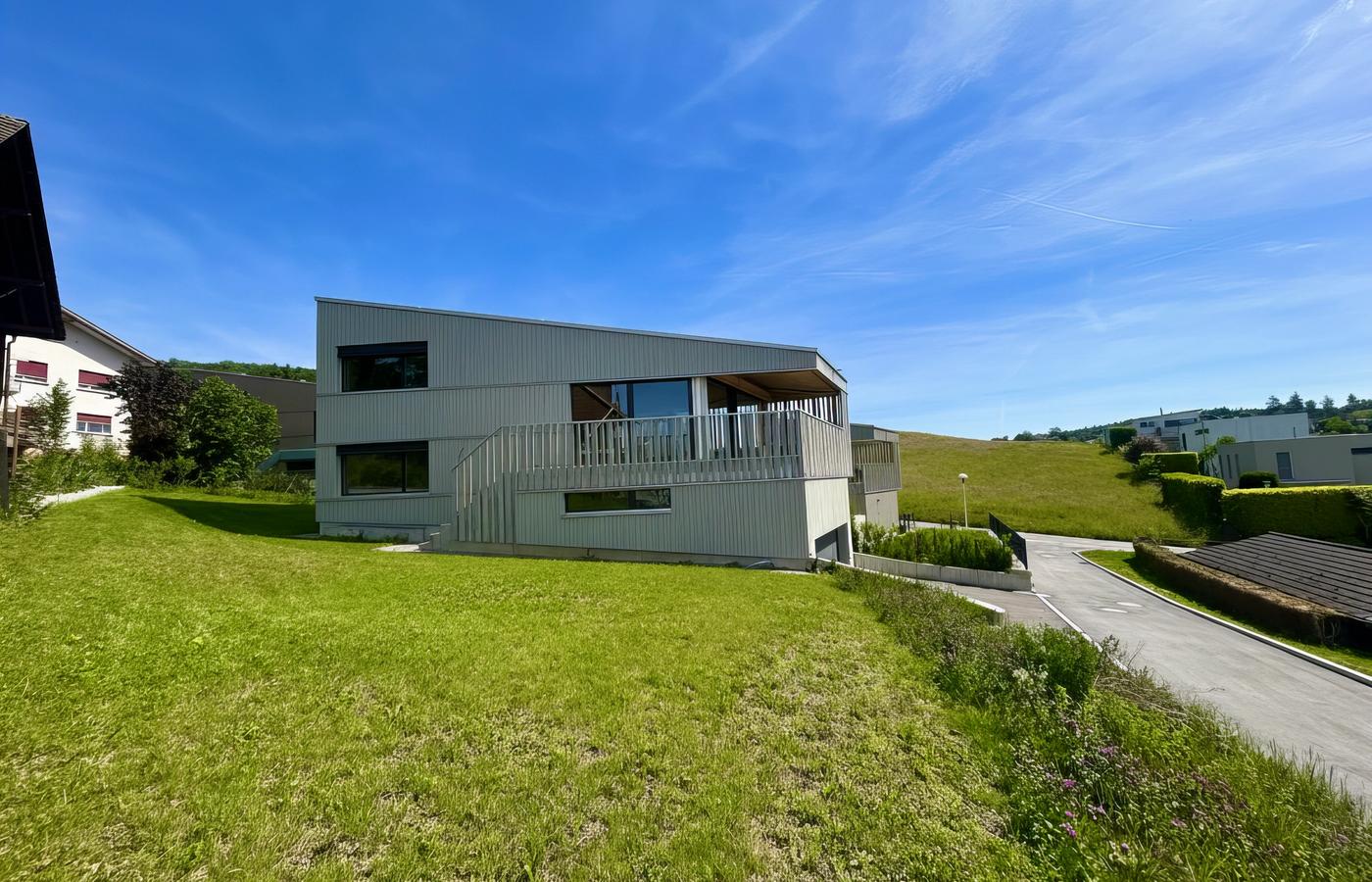 Aussenansicht – aktueller Bauzustand (Rohbau mit Aussenhülle)