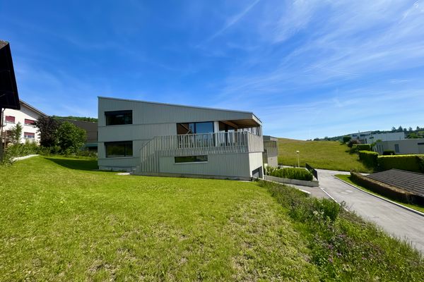 Modernes Einfamilienhaus mit freier Innenausbaugestaltung in Oftringen