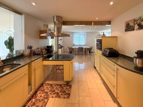 Exklusive 4.5-Zimmer-Gartenwohnung mit Wintergarten