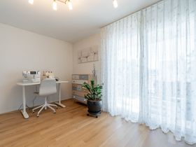 Zimmer mit Arbeitsplatz