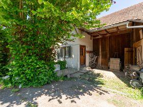 Charmantes Wohnhaus mit Scheune und Baulandreserve