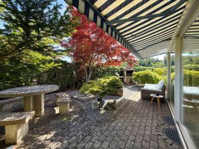 Exklusive 4.5-Zimmer-Gartenwohnung mit Wintergarten