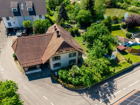 Charmantes Wohnhaus mit Scheune und Baulandreserve