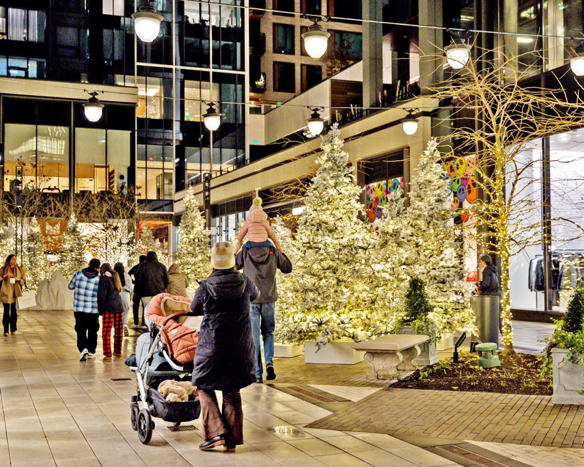 Seaport Holiday Stroll