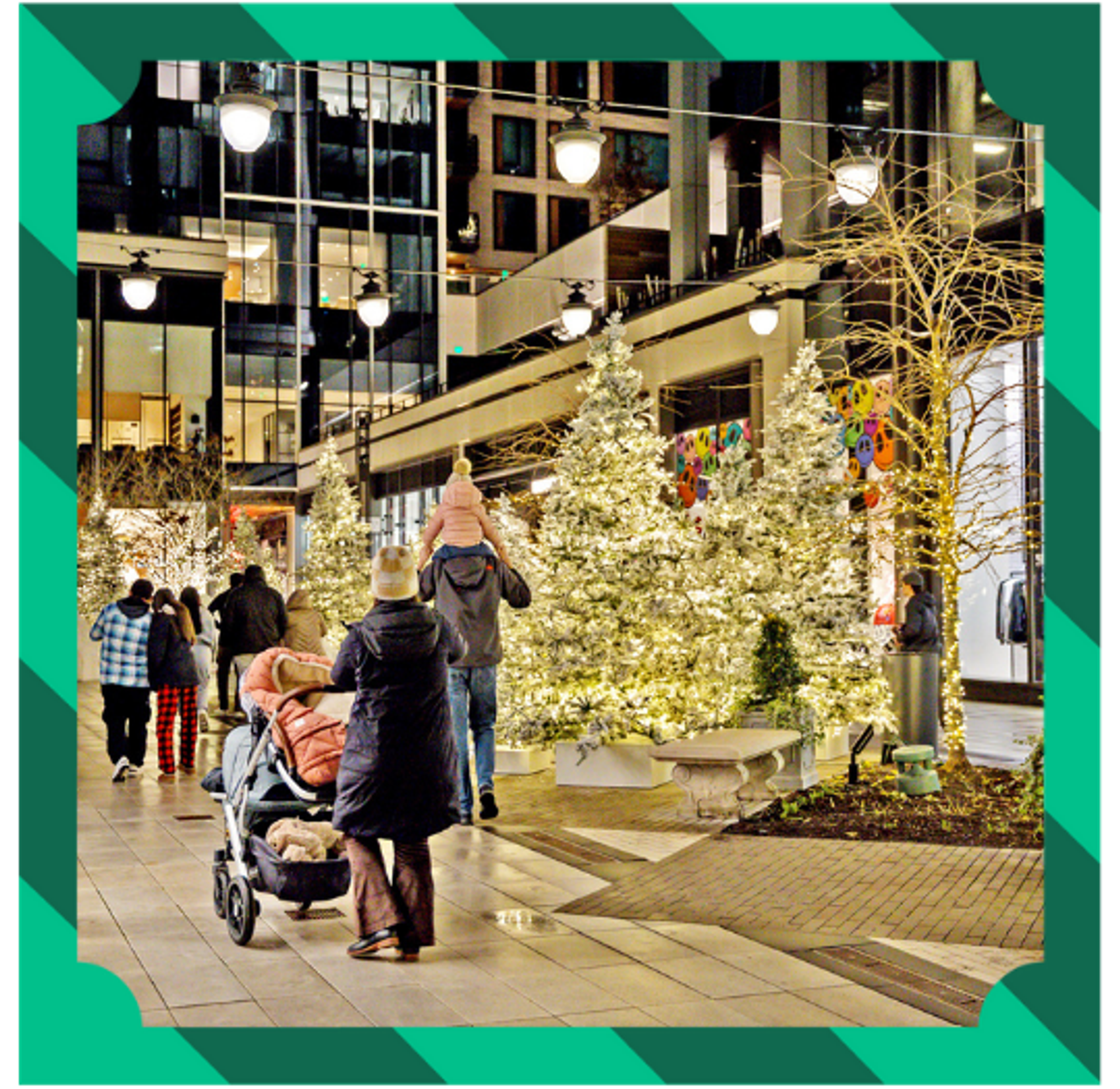 Seaport Holiday Stroll Shopping