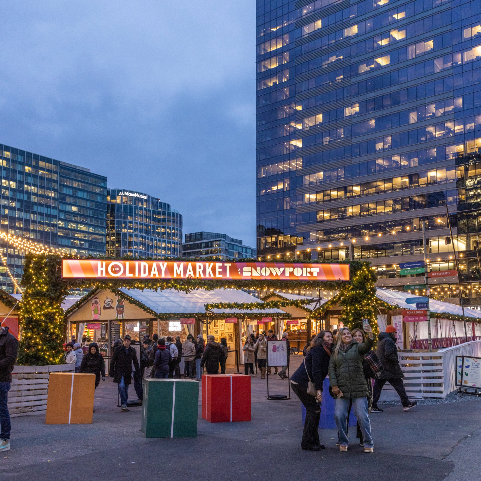 The Holiday Market at Snowport