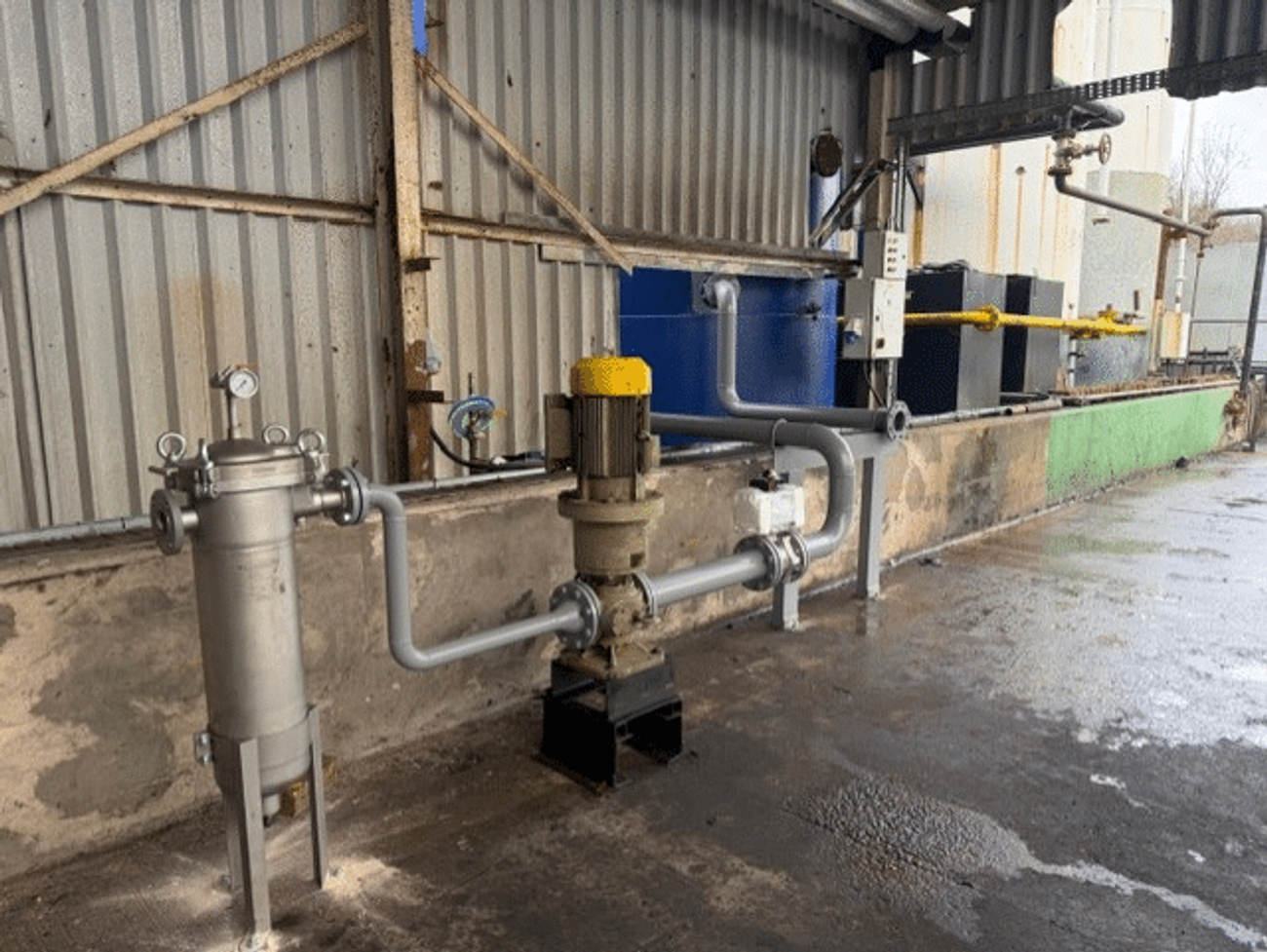 Refurbished base oil storage tanks for engine oil blending at Midland Oil Group Halesowen