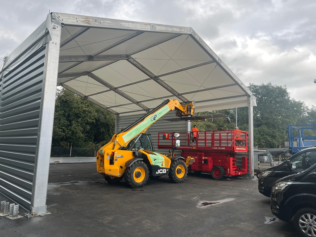 Midland Oil Group Halesowen West Midlands: Herchenbach warehouse under rapid installation, supporting growth in oil products storage and distribution.
