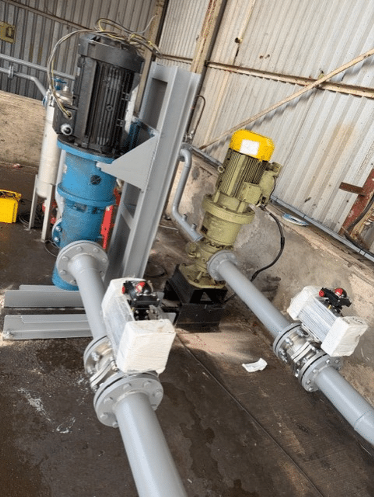 3 micron filtration equipment for engine oil blending plant at Midland Oil Group facility