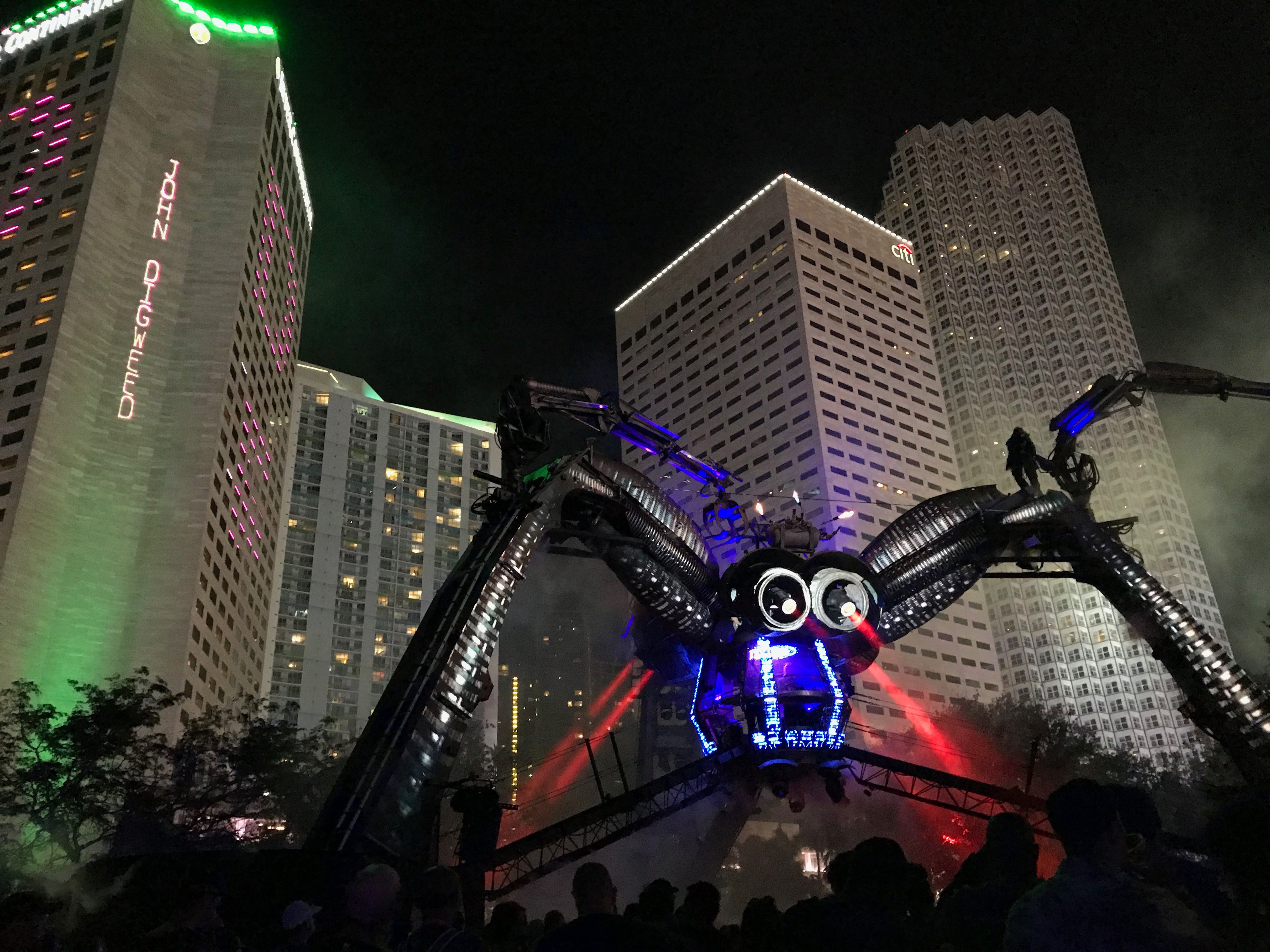 Techno stage at Ultra Miami shaped as a spider.