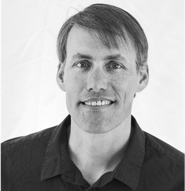 a headshot of Steve Sirag