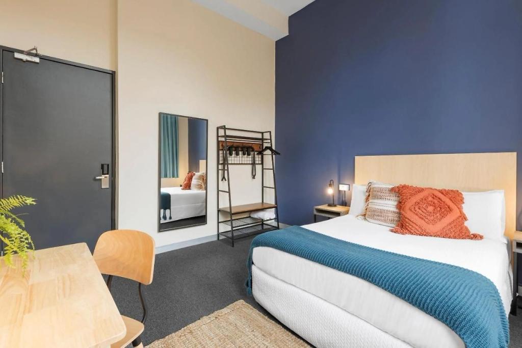 Standard room double - private bathroom