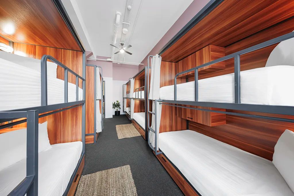 10 Bed mixed community dorm