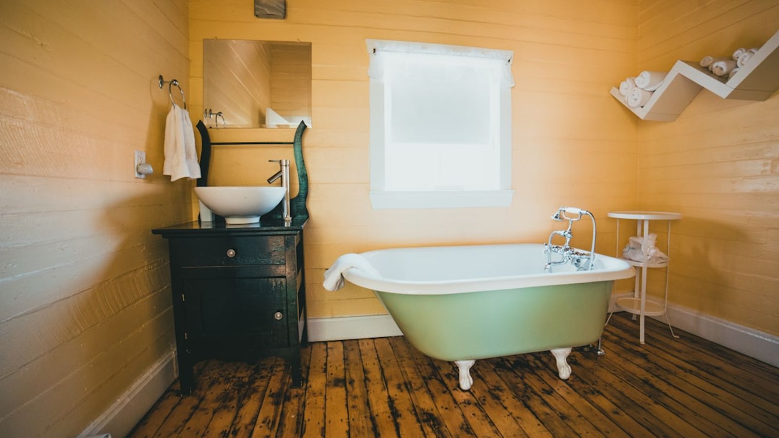 A Practical Guide to Safe, Accessible Bathtubs for Elderly