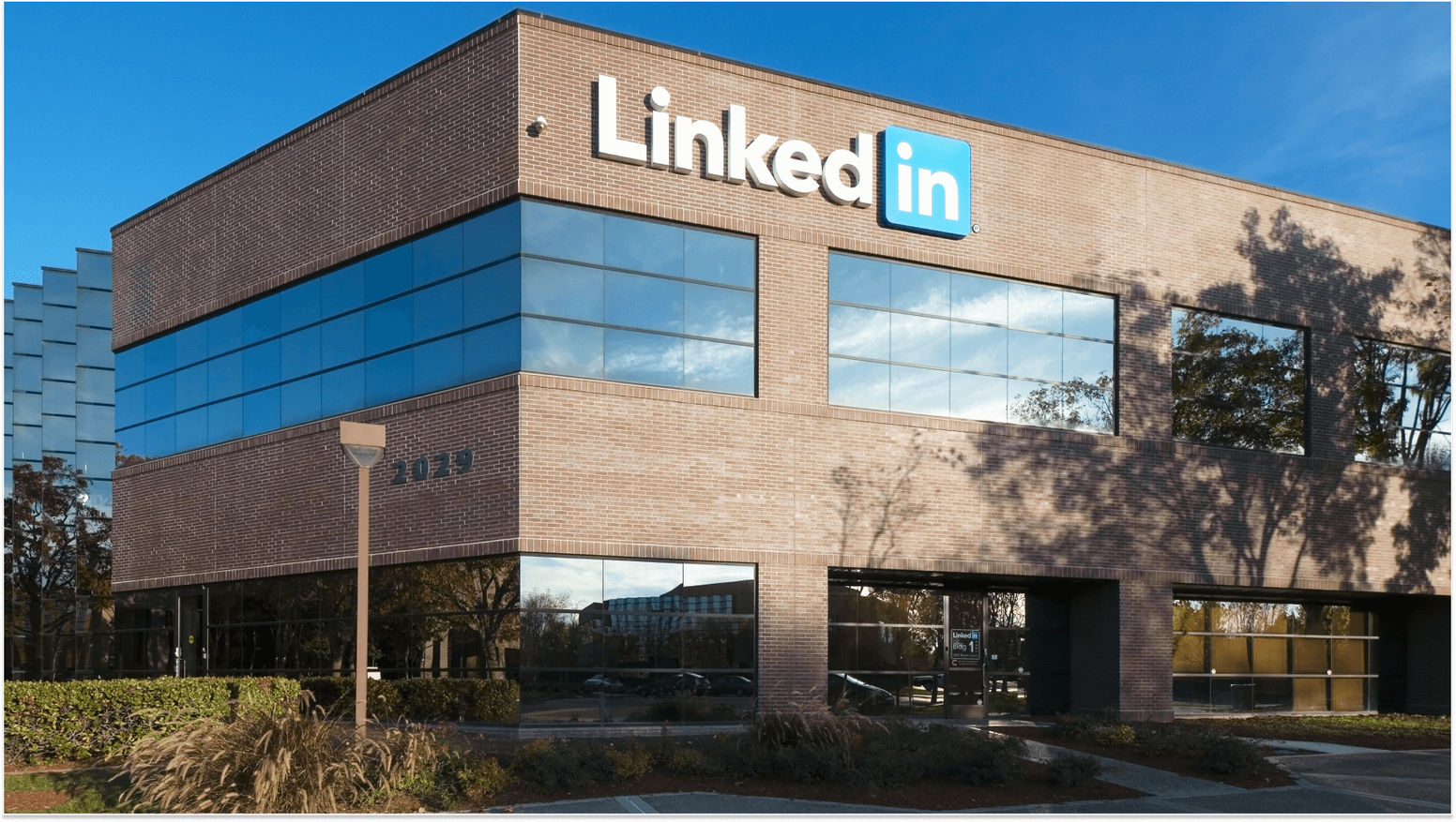 Examples of Companies with High Employee Engagement: Linkedin