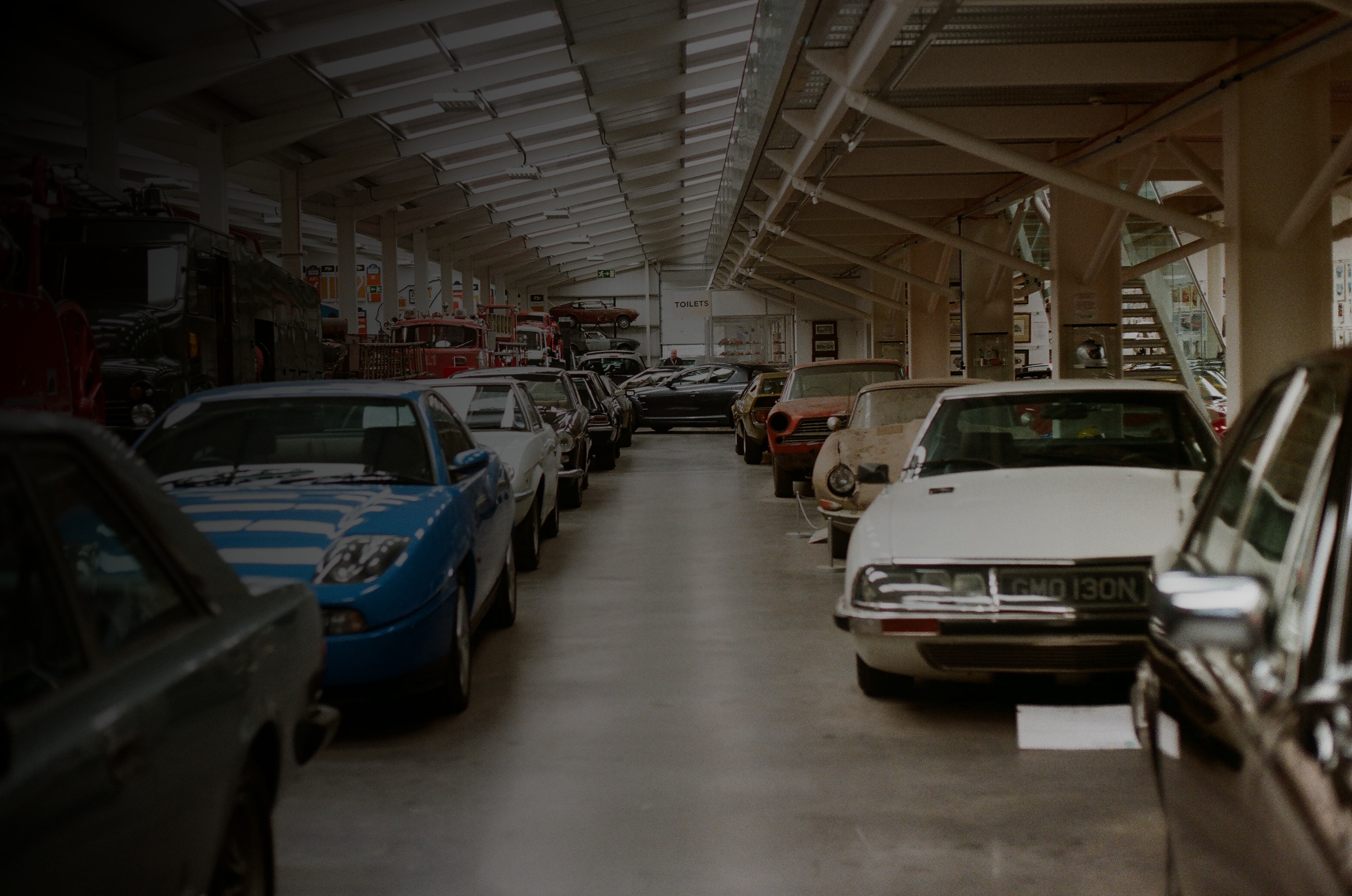 Copart vs IAAI - Która Aukcja Amerykańska Jest Lepsza? Porównanie 2026