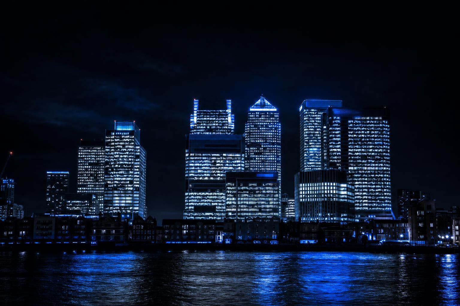 UK Crypto Ambitions Tested by Bank Restrictions and Customer Complaints