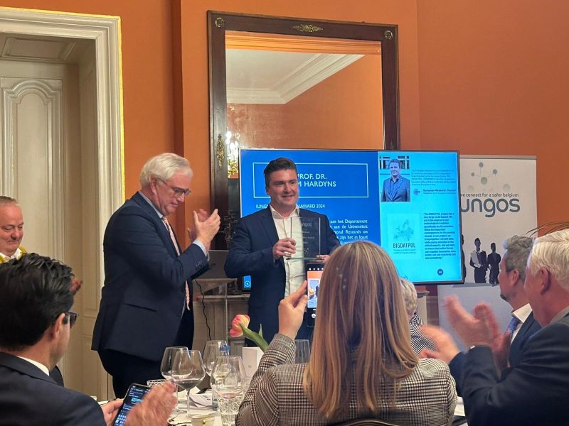 Prof. dr. Wim Hardyns receives IUNGOS Innovation Award