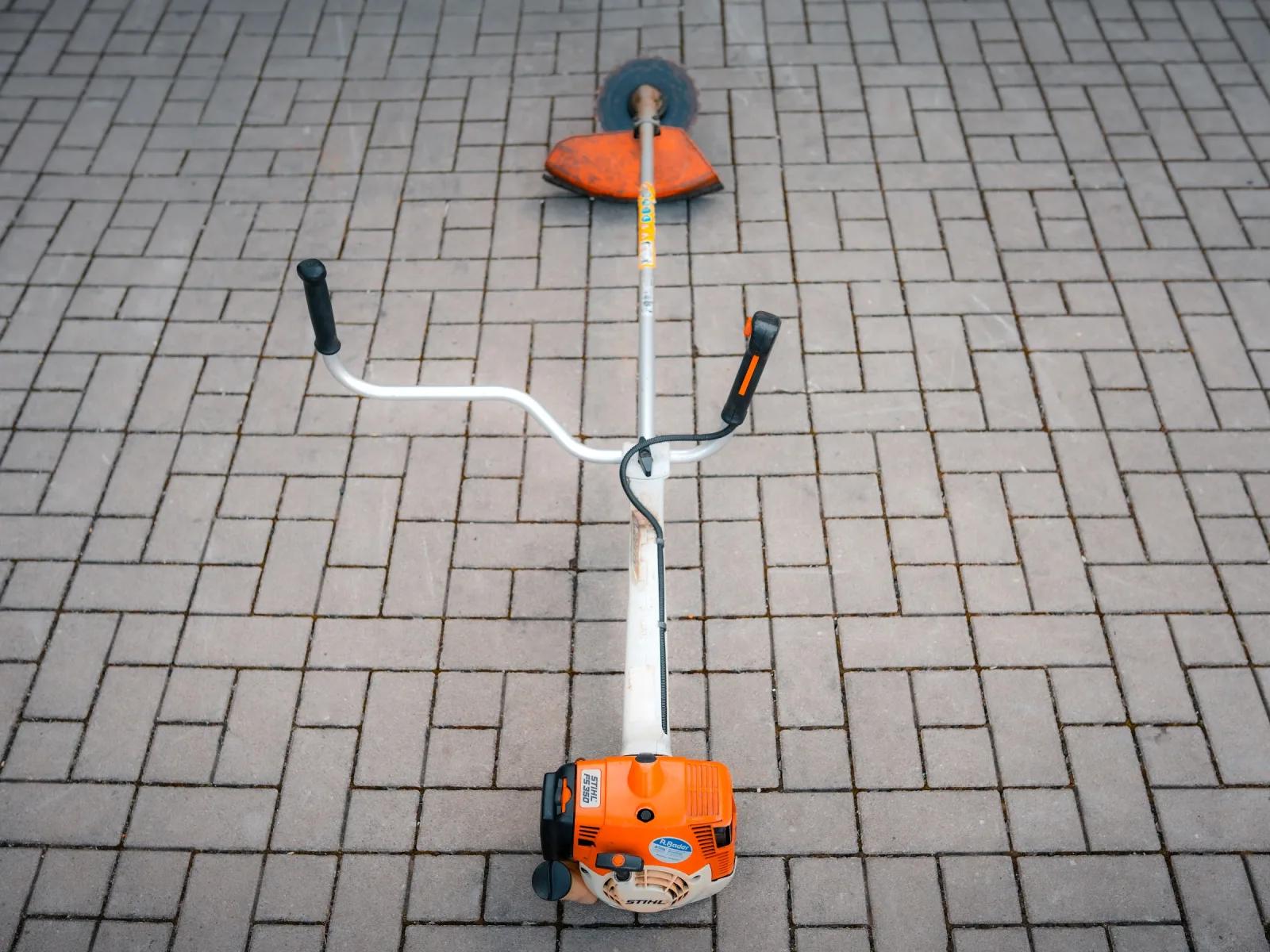 STIHL FS 350 Freischneider – Mietgerät bei Bader Powersports in Neumarkt