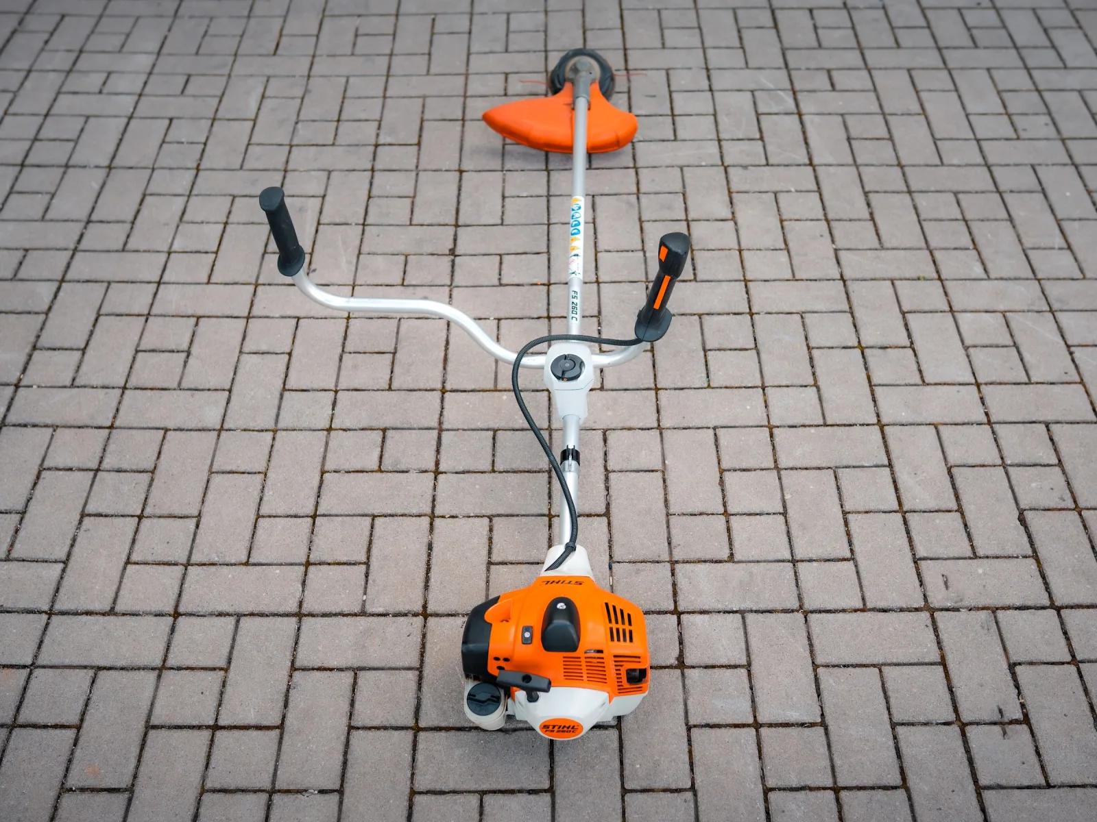 STIHL FS 260 Freischneider – Mietgerät bei Bader Powersports in Neumarkt
