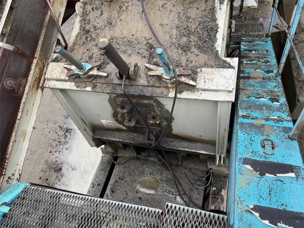 Used BEAR CLAW Crushers W200RDS