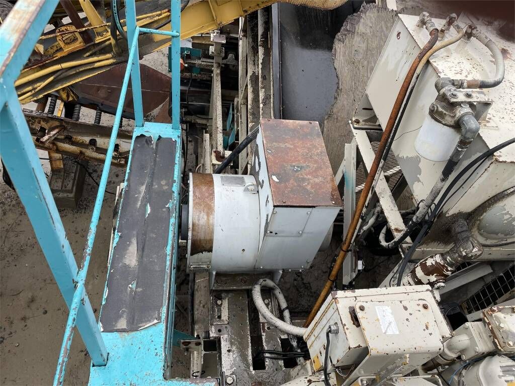 Used BEAR CLAW Crushers W200RDS