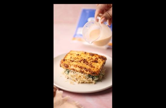 Grilled Peri Peri Paneer with Cheesy Garlic Sauce & Rice