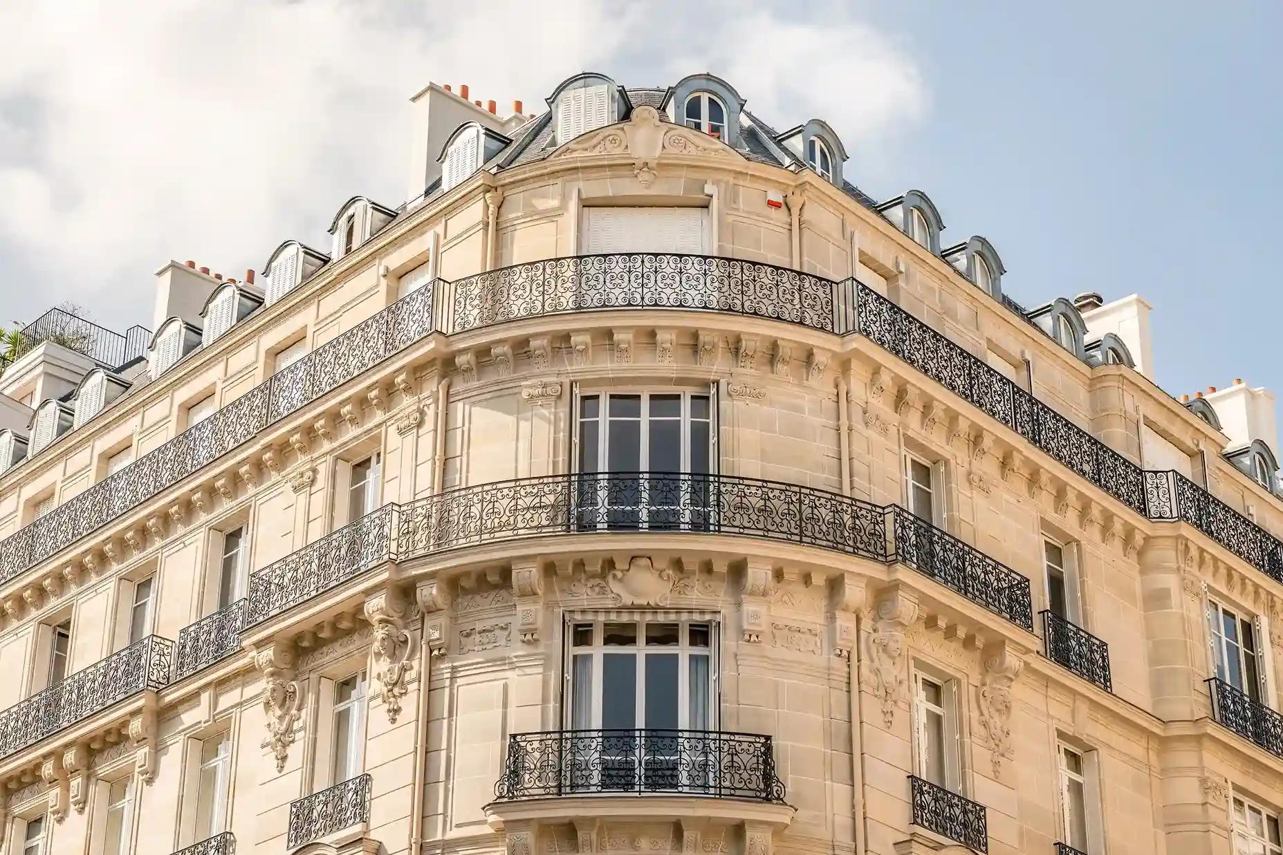 Emménager à Paris : les 4 contrats logement essentiels