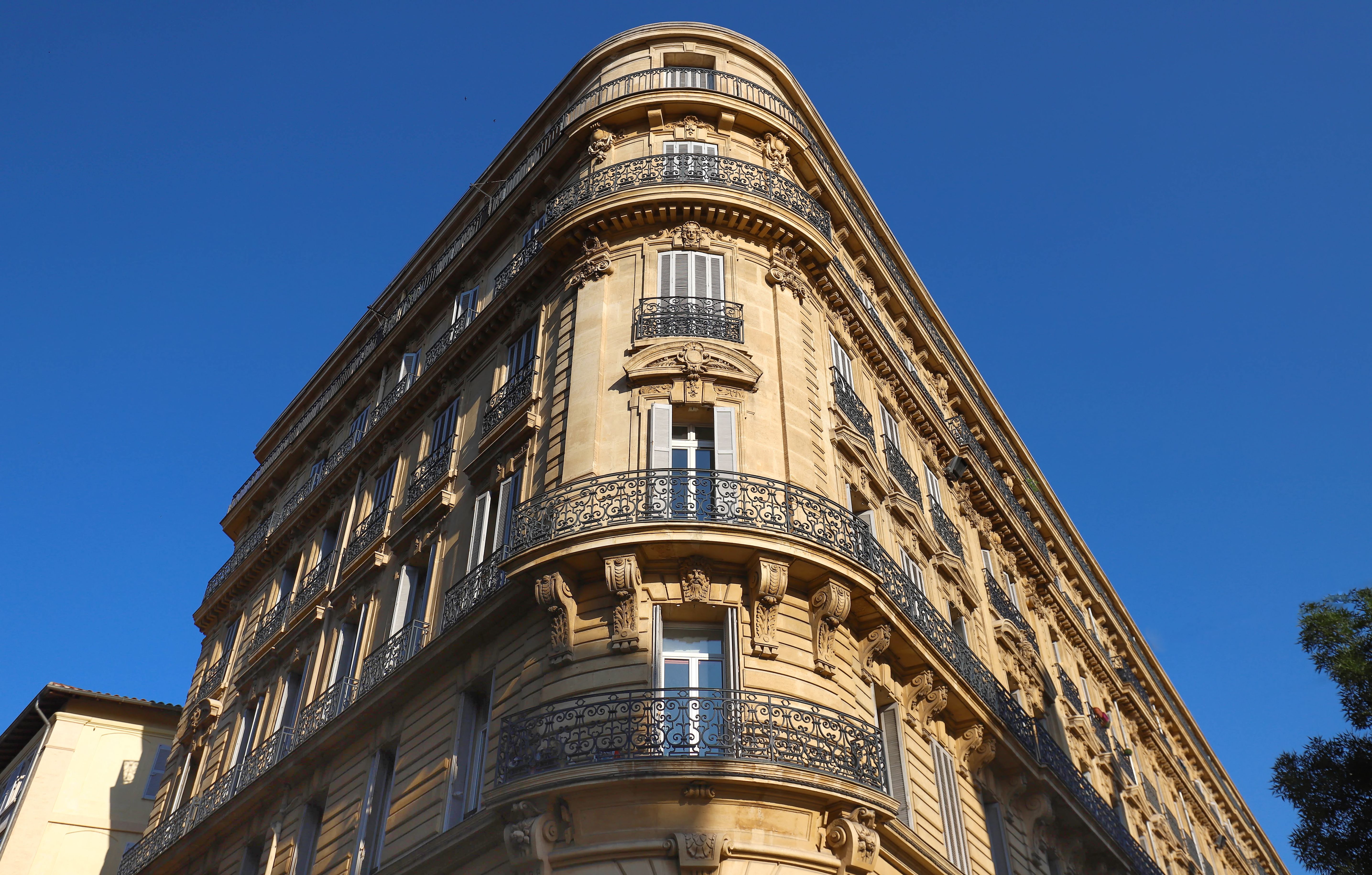 Paris furnished apartment application timeline