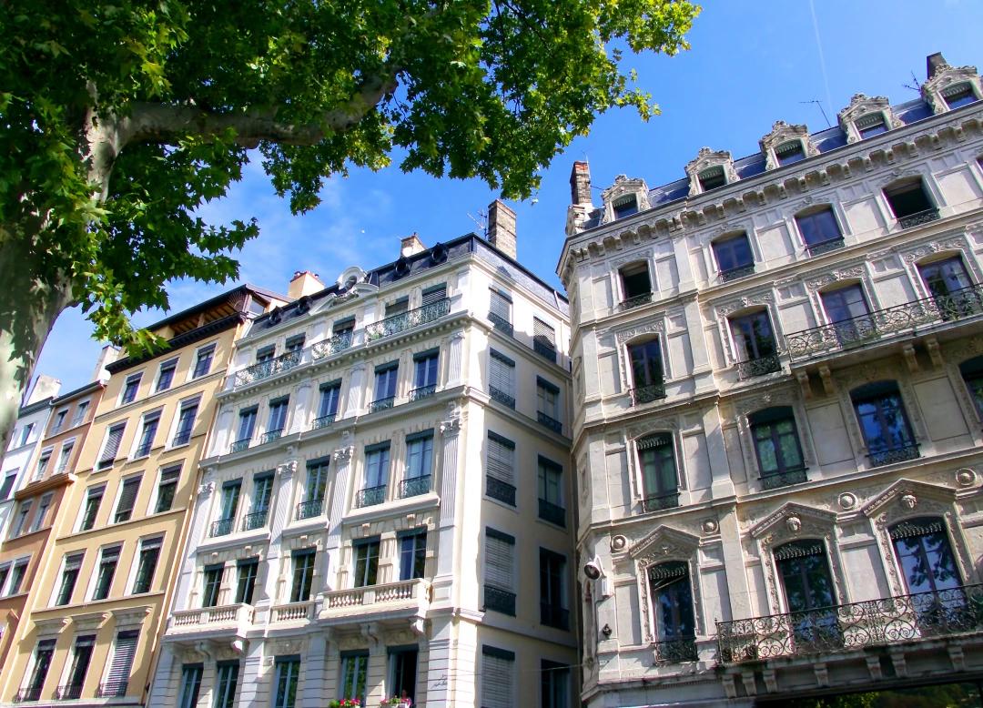 Relocation agency Paris view of elegant residential buildings