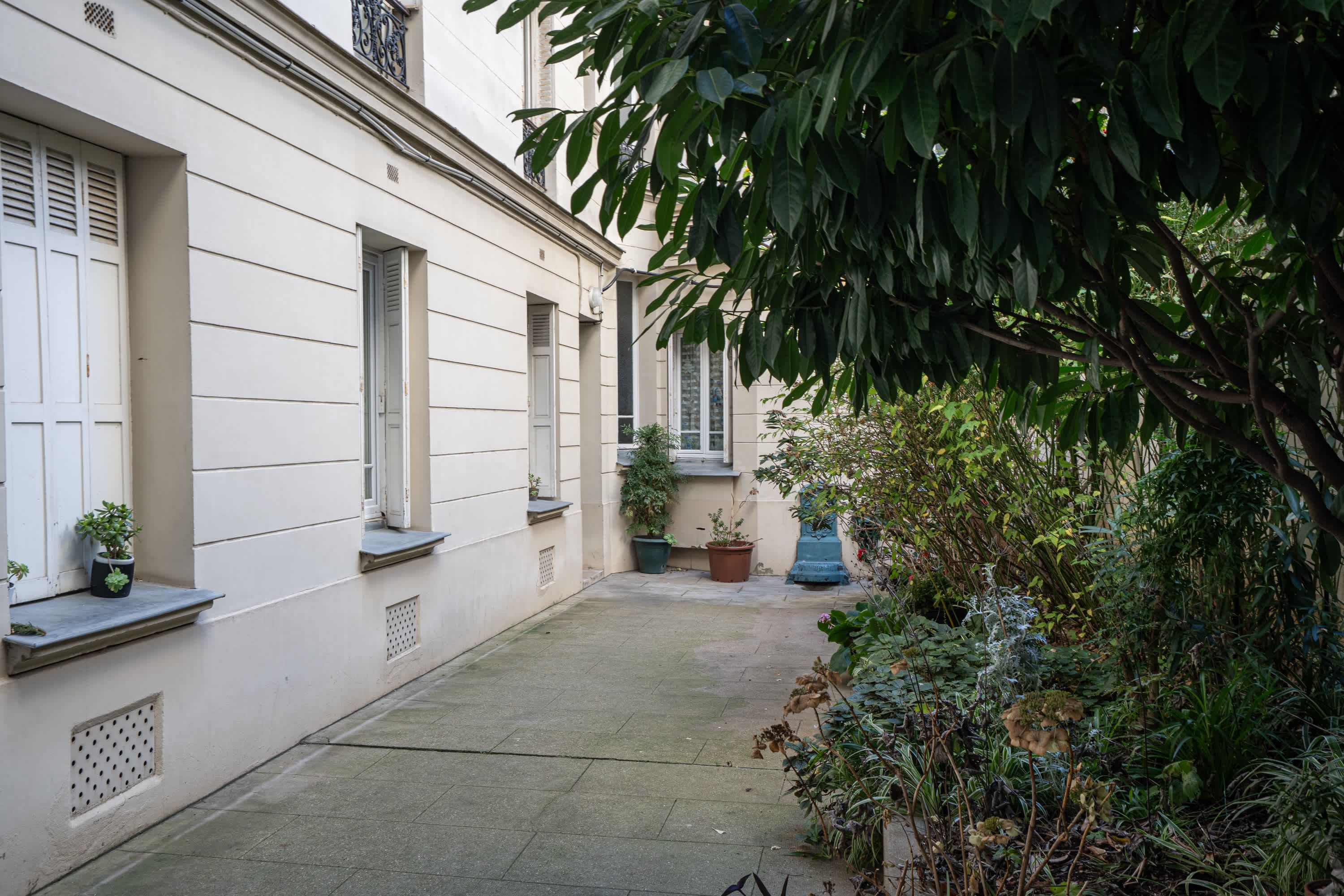 Elegant Parisian apartments with bright living areas, cozy bedrooms, and fully equipped kitchens.