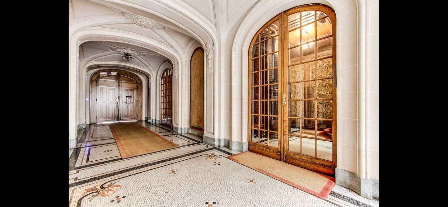 Avenue d'Iéna • Entrée