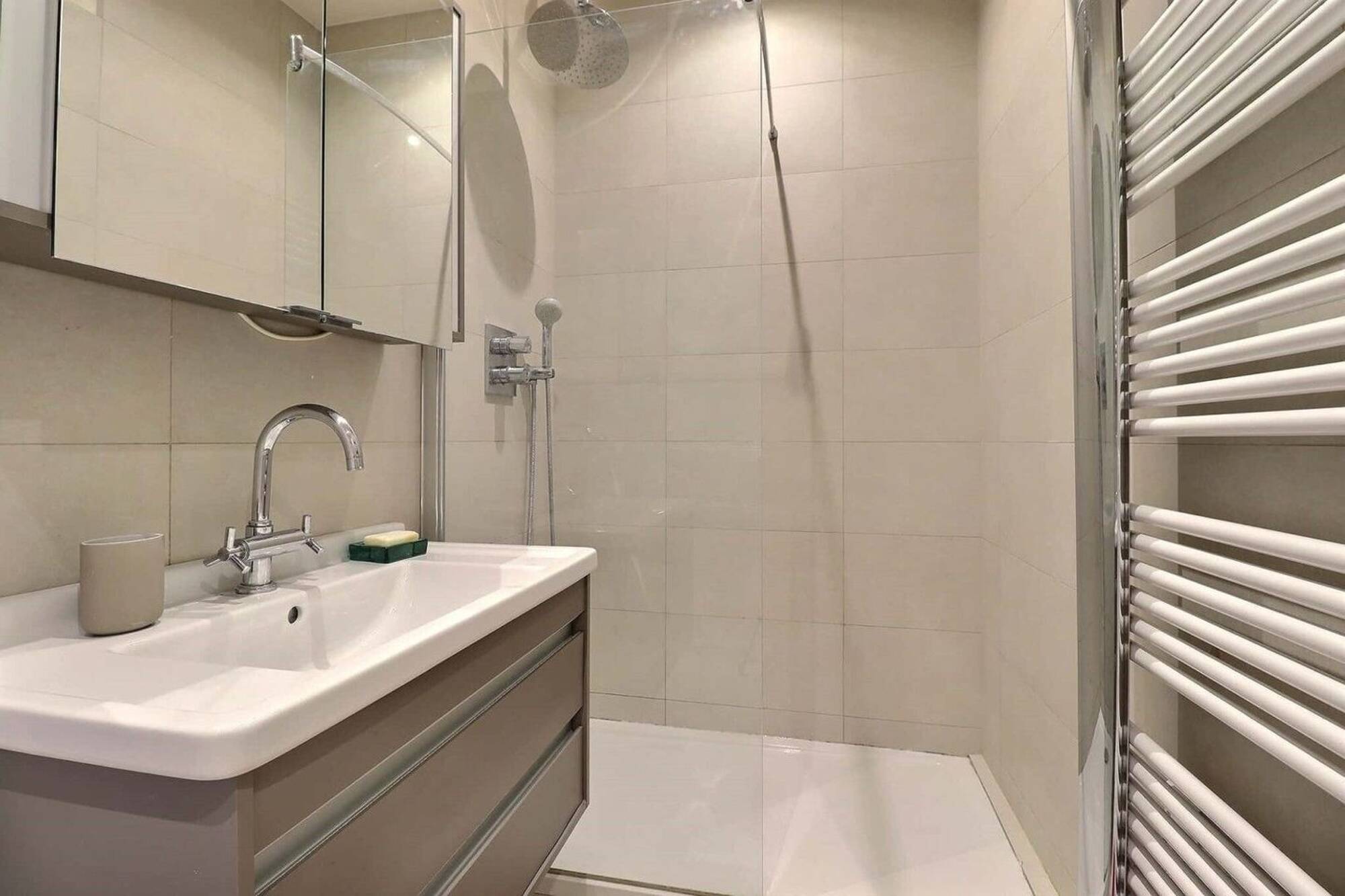 Rue de Bourgogne • Salle de bain