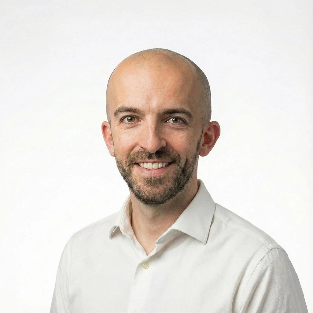 Charles Mata responsable de la location du bien chez Relocation In Paris