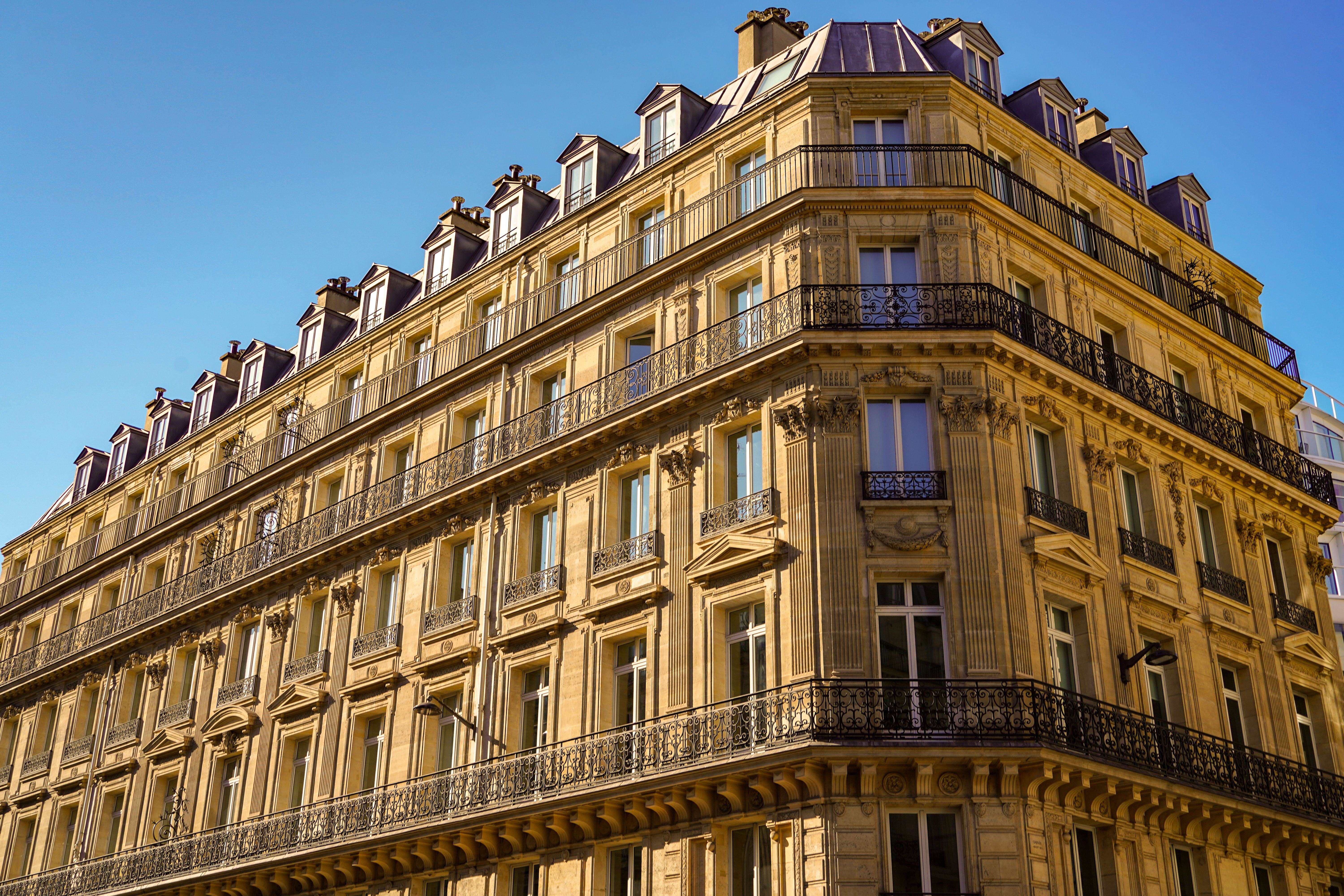 Open bank account Paris foreigner 2026
