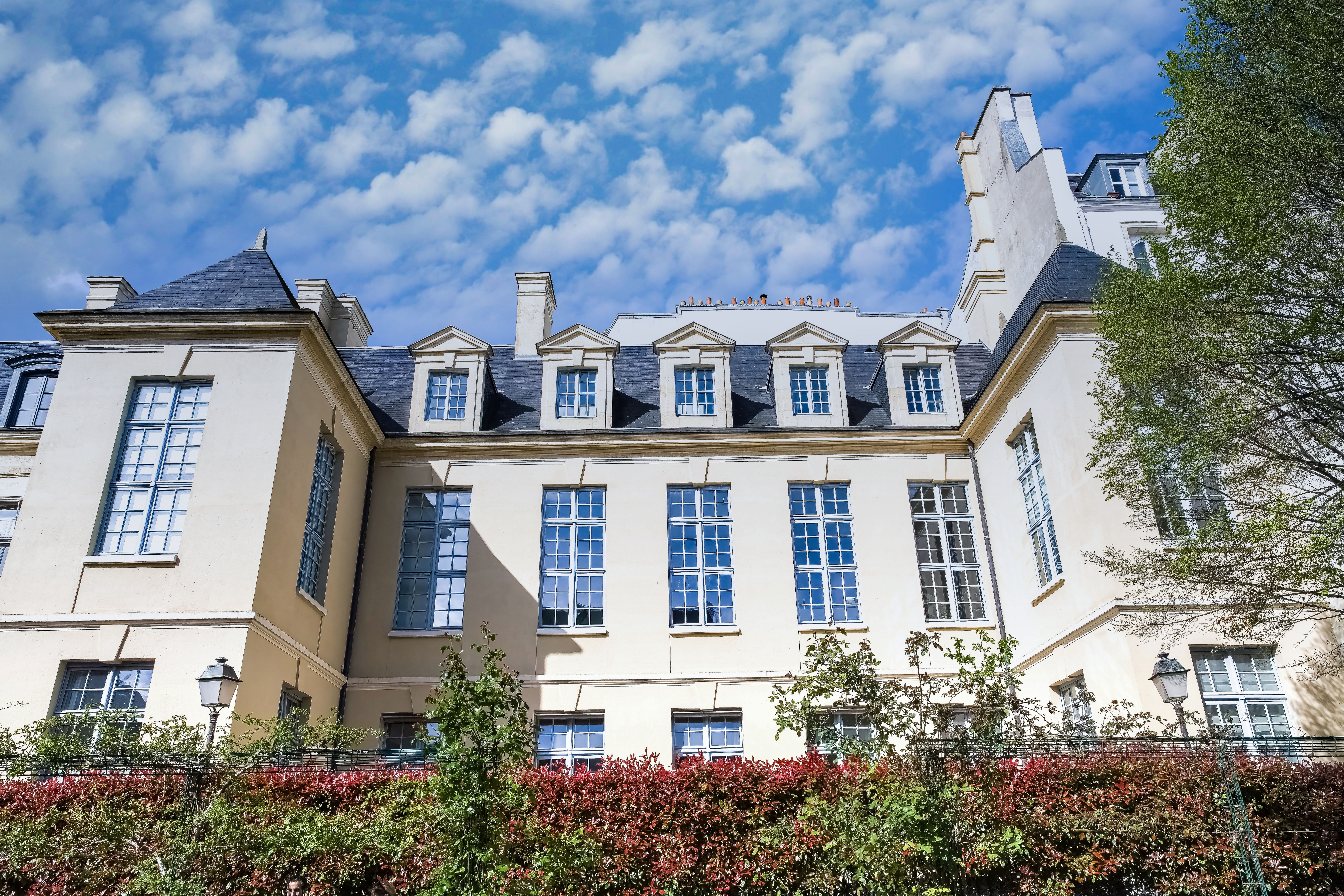 Paris dossier locataire for international students