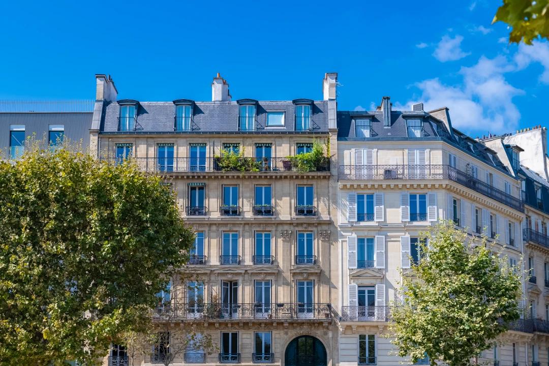 Expat rental application Paris