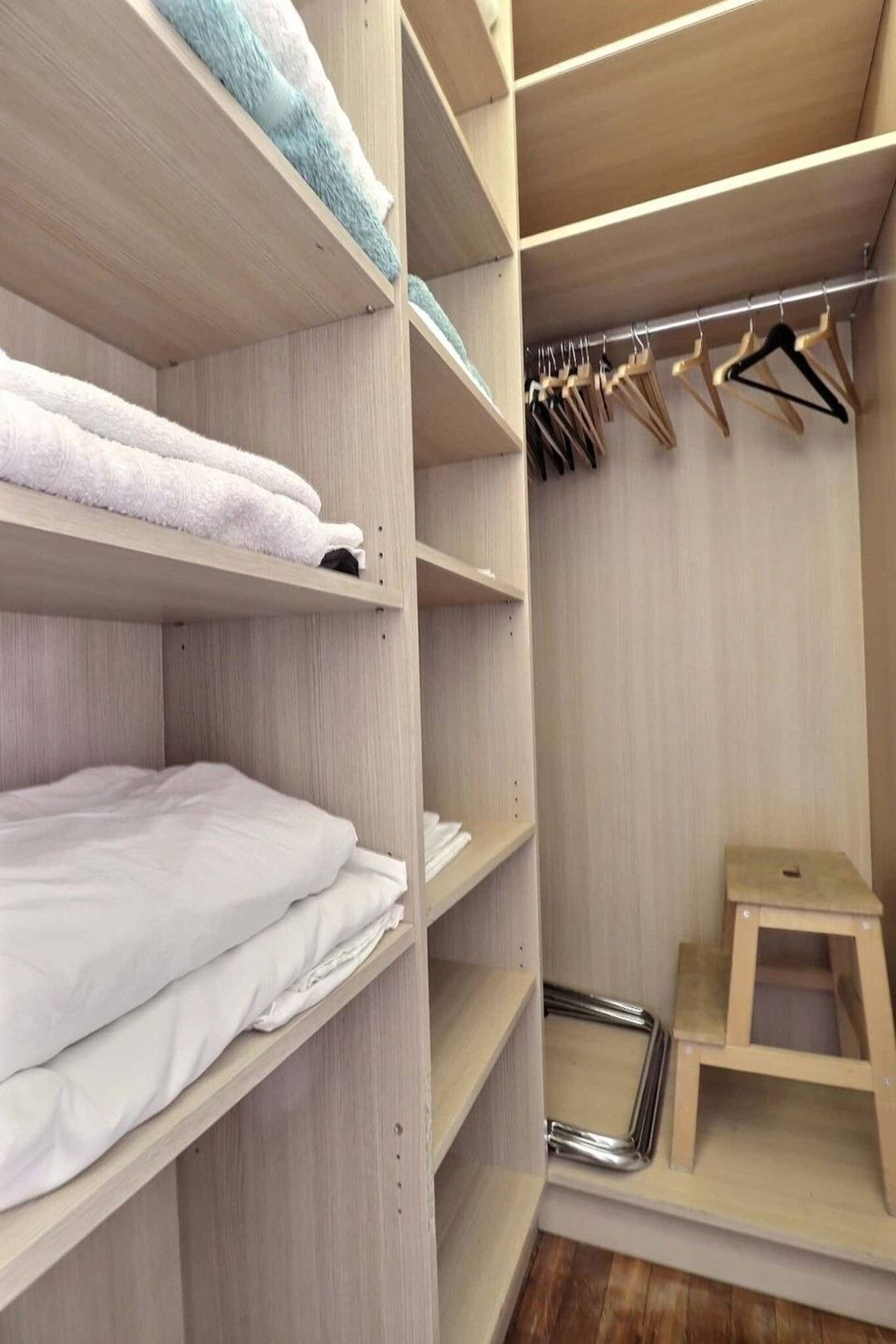 Rue de Bourgogne • Dressing