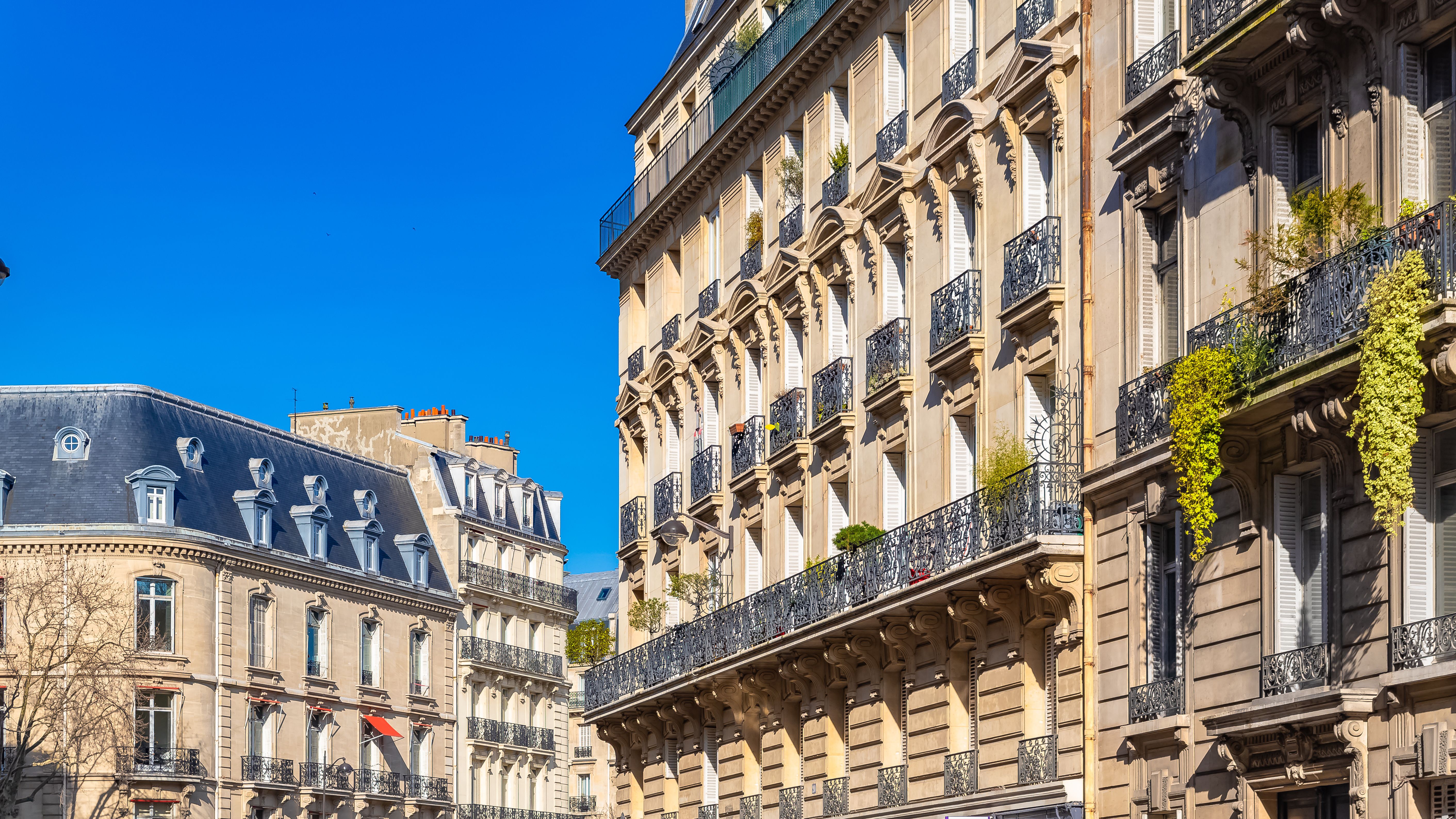 Public Holidays Can Affect Your Move to Paris