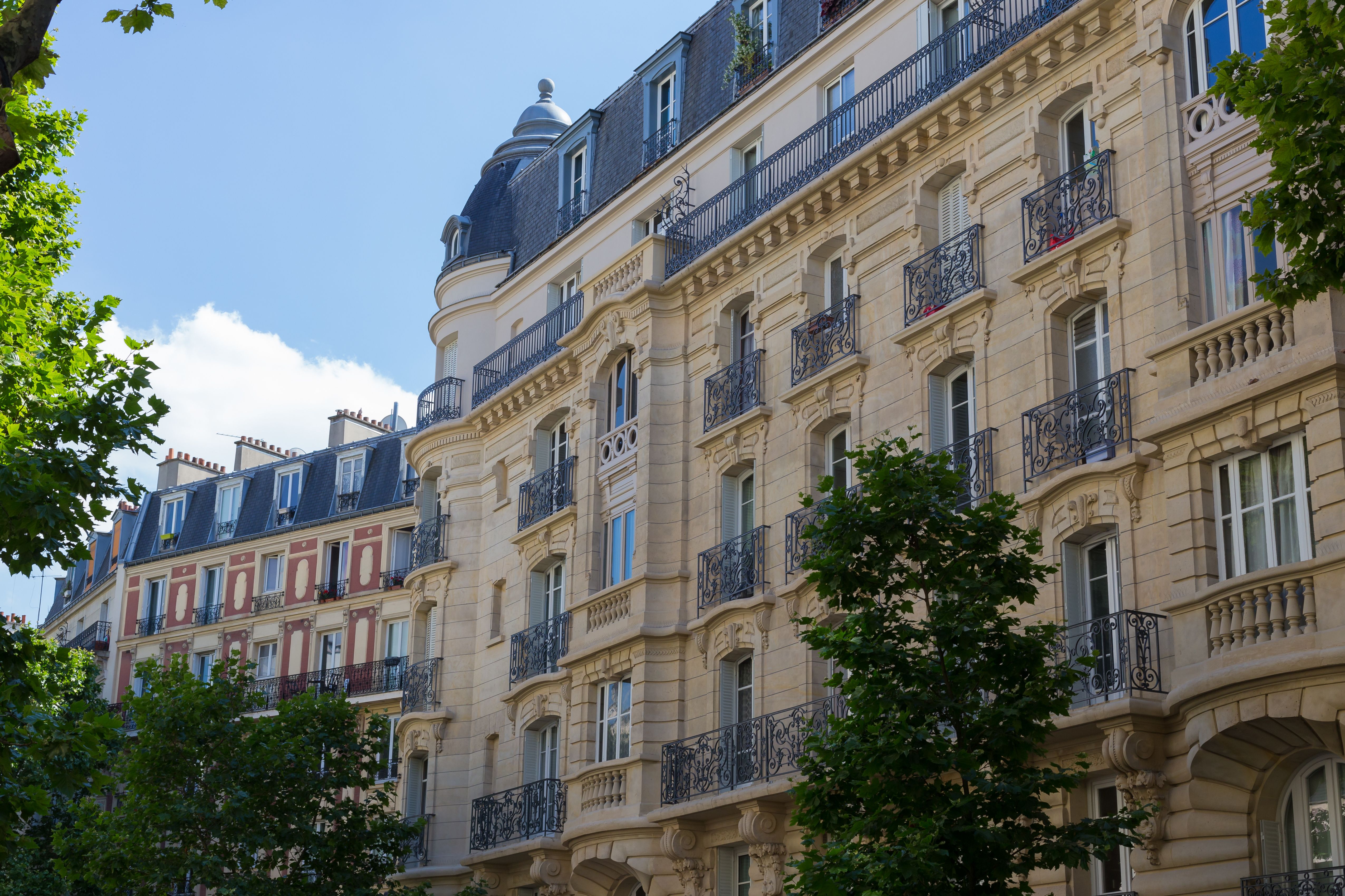 Vivre à Paris sans parler français