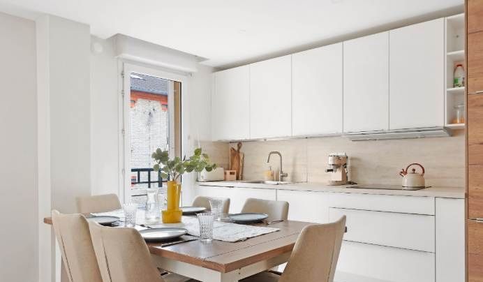 Coin repas convivial, parfait pour partager un petit-déjeuner ou un dîner
