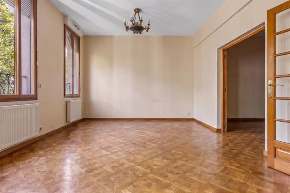 Double séjour avec parquet à Paris 15