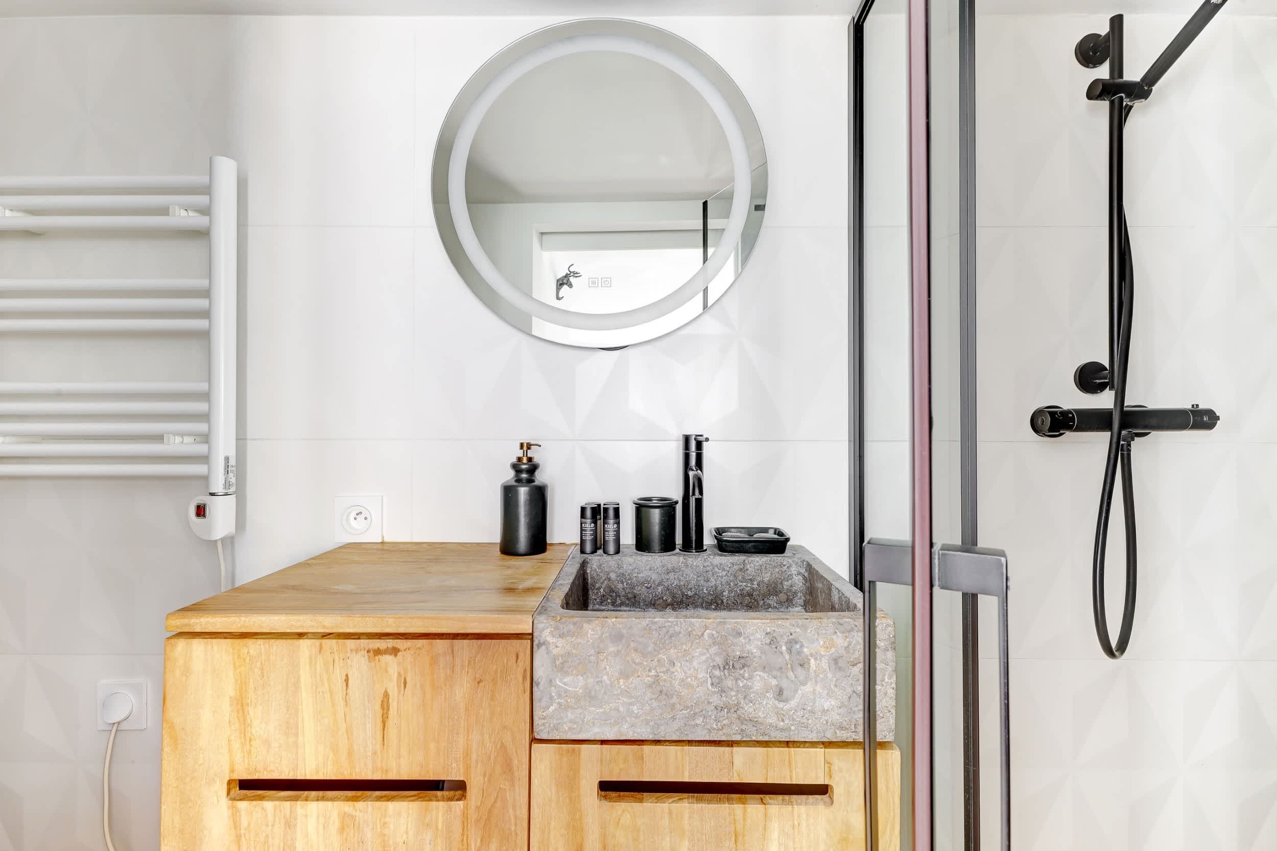Bright Studio in the Heart of Paris