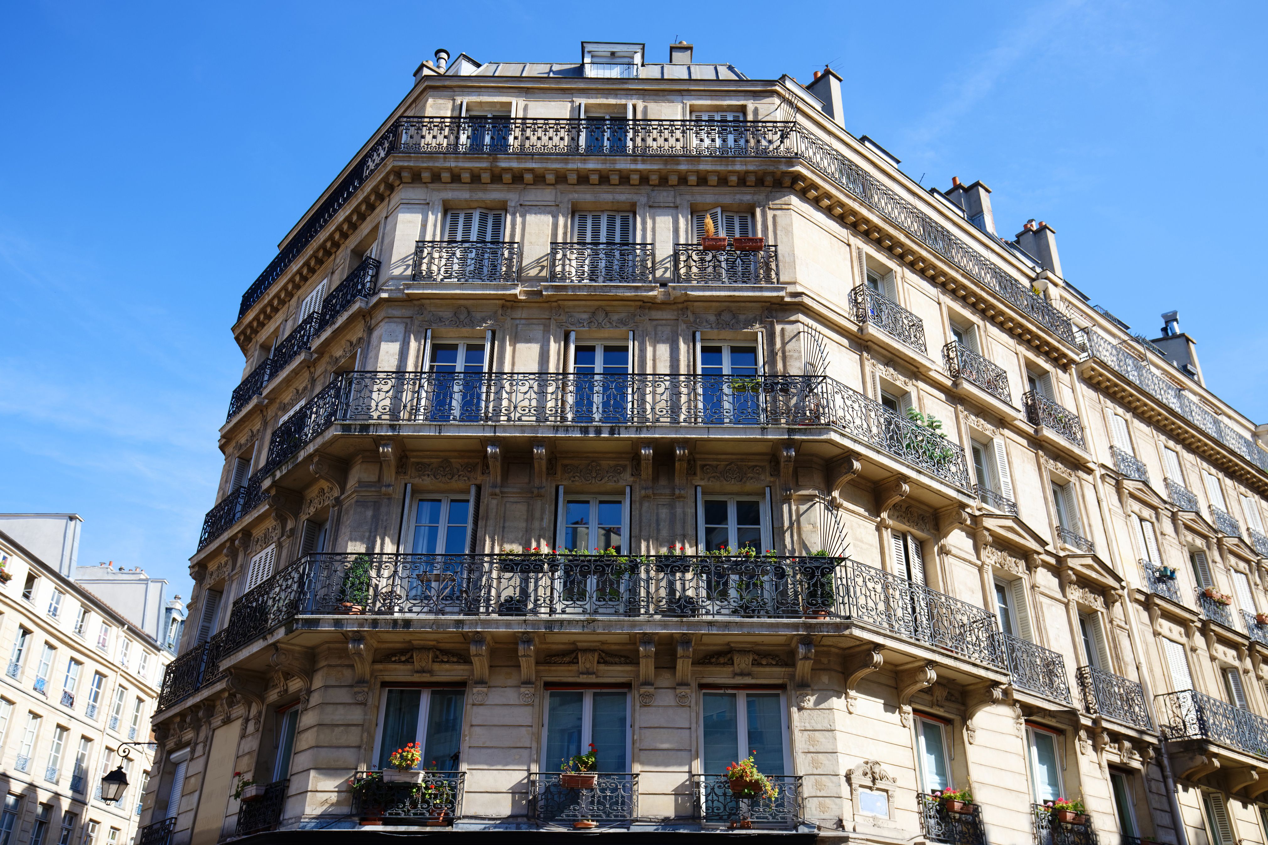 Relocation in Paris cible la recherche